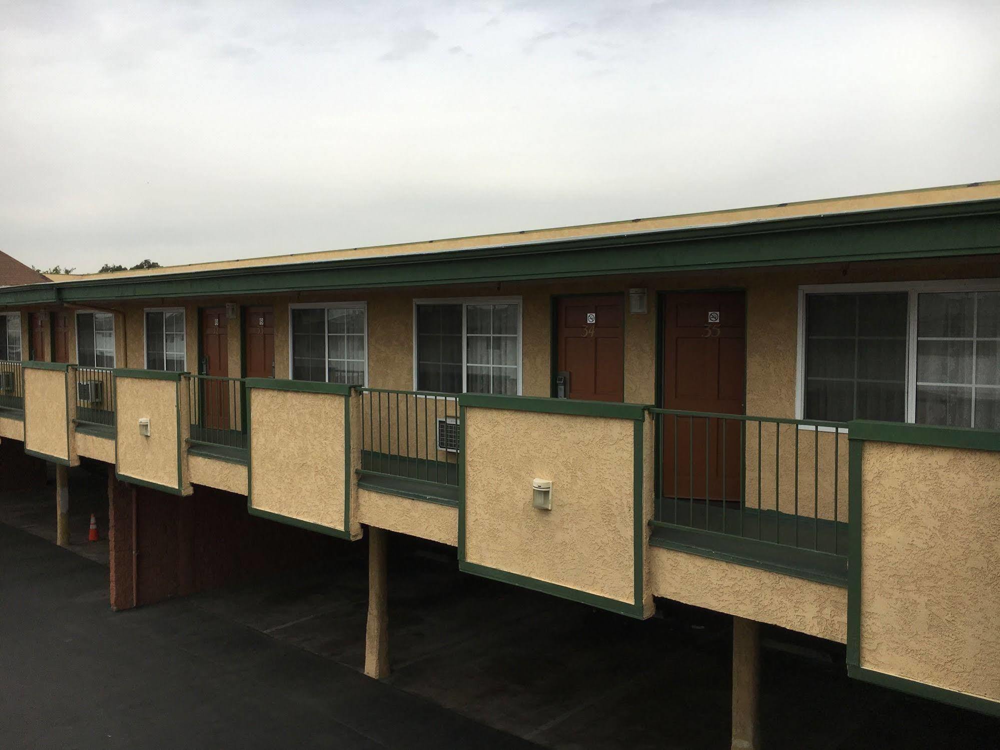Starlite Motel Bellflower Luaran gambar